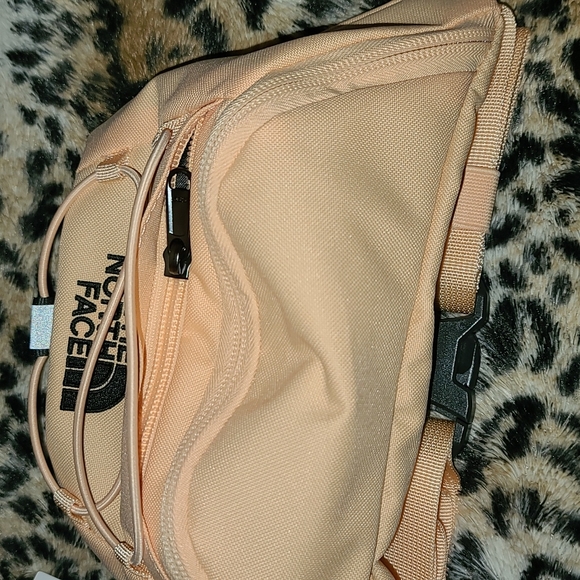 The North Face Fanny - Picture 12 of 12